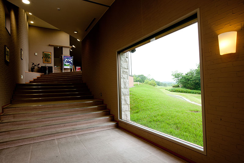 玄関からフロントまでの回廊